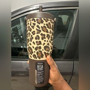 BrüMate x Krista Horton collab Leopard Latte Resa 35oz